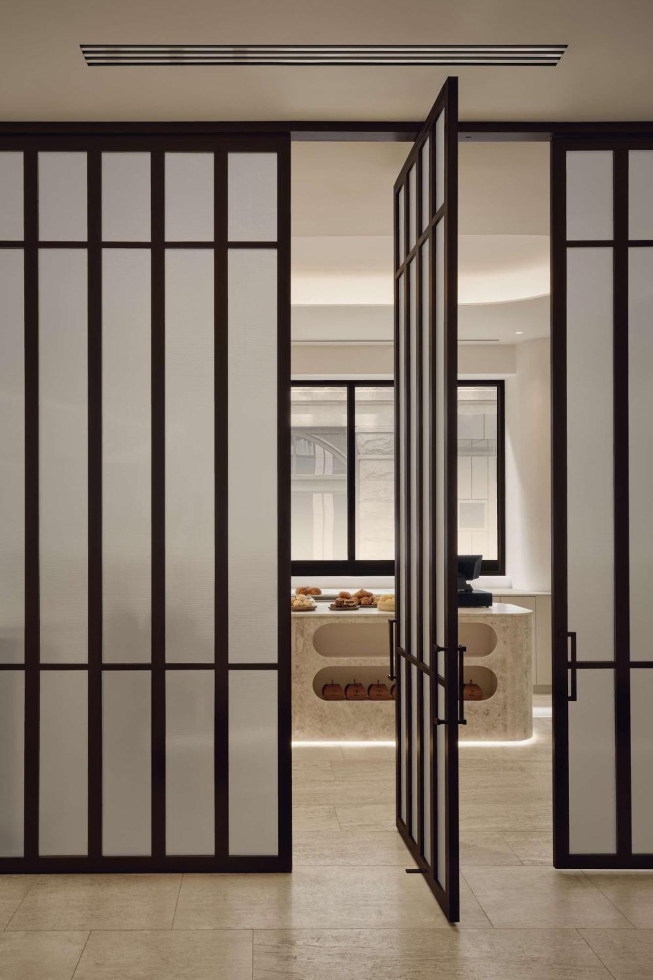 Vogue Downtown, Curio Collection By Hilton 5*