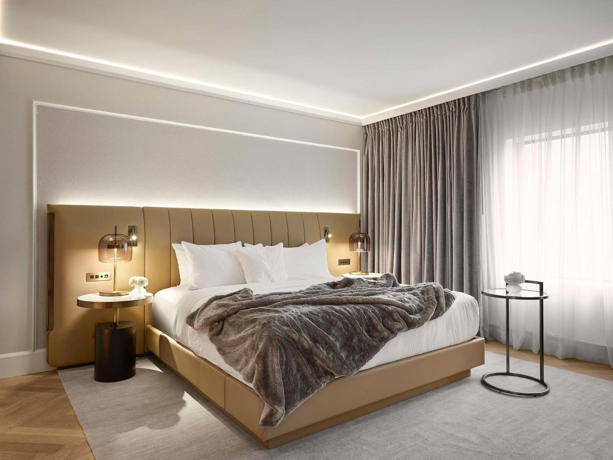 Vogue Downtown, Curio Collection By Hilton 5*