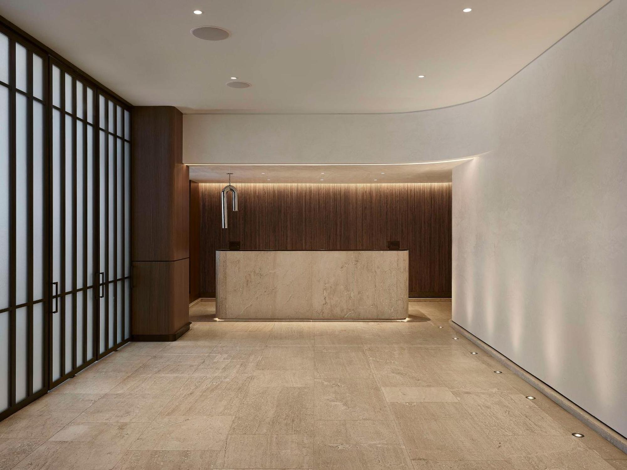 Vogue Downtown, Curio Collection By Hilton 5*