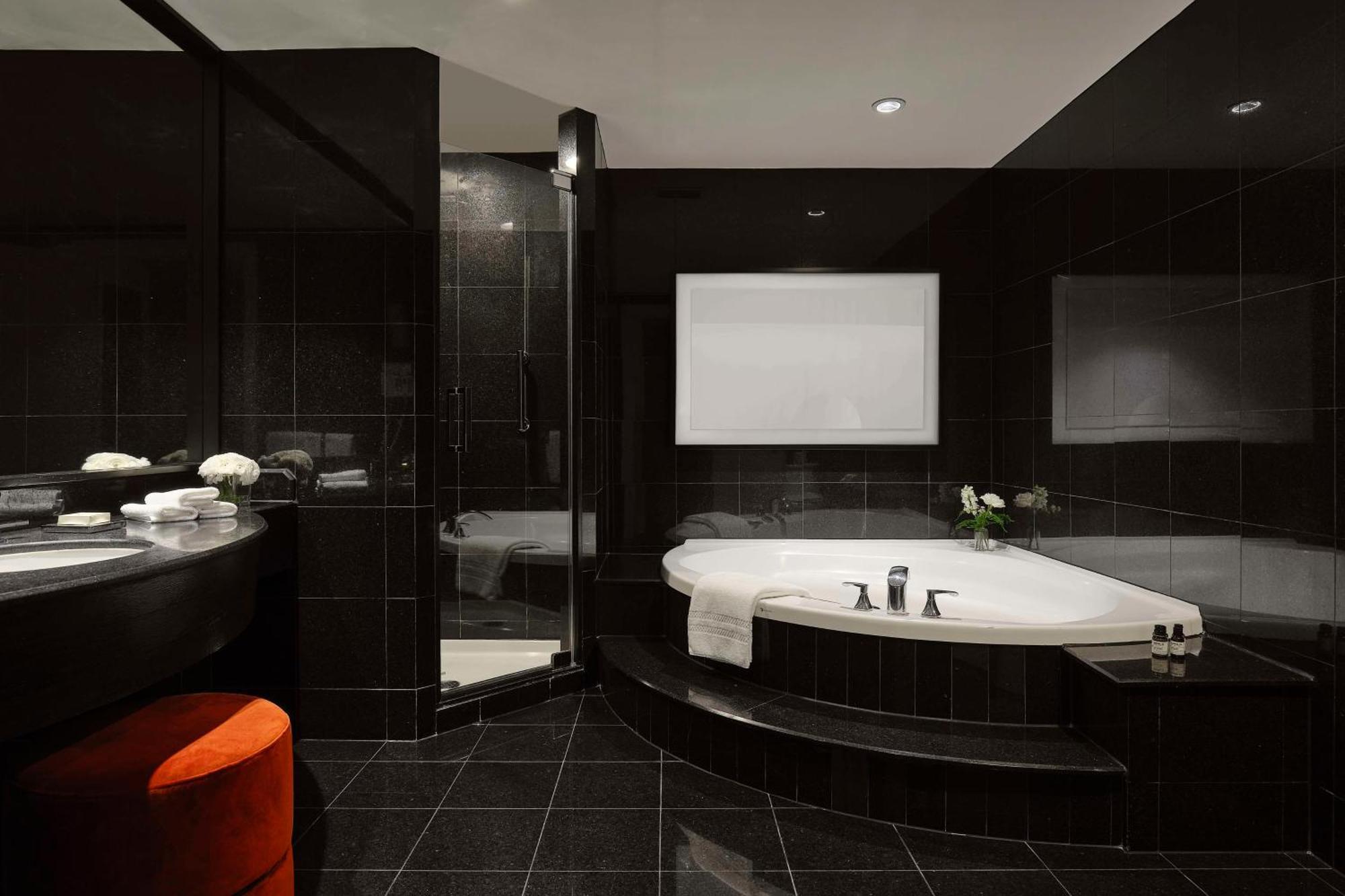 Vogue Downtown, Curio Collection By Hilton Hotel